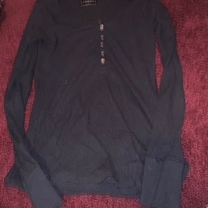 Long-sleeve navy blue shirt